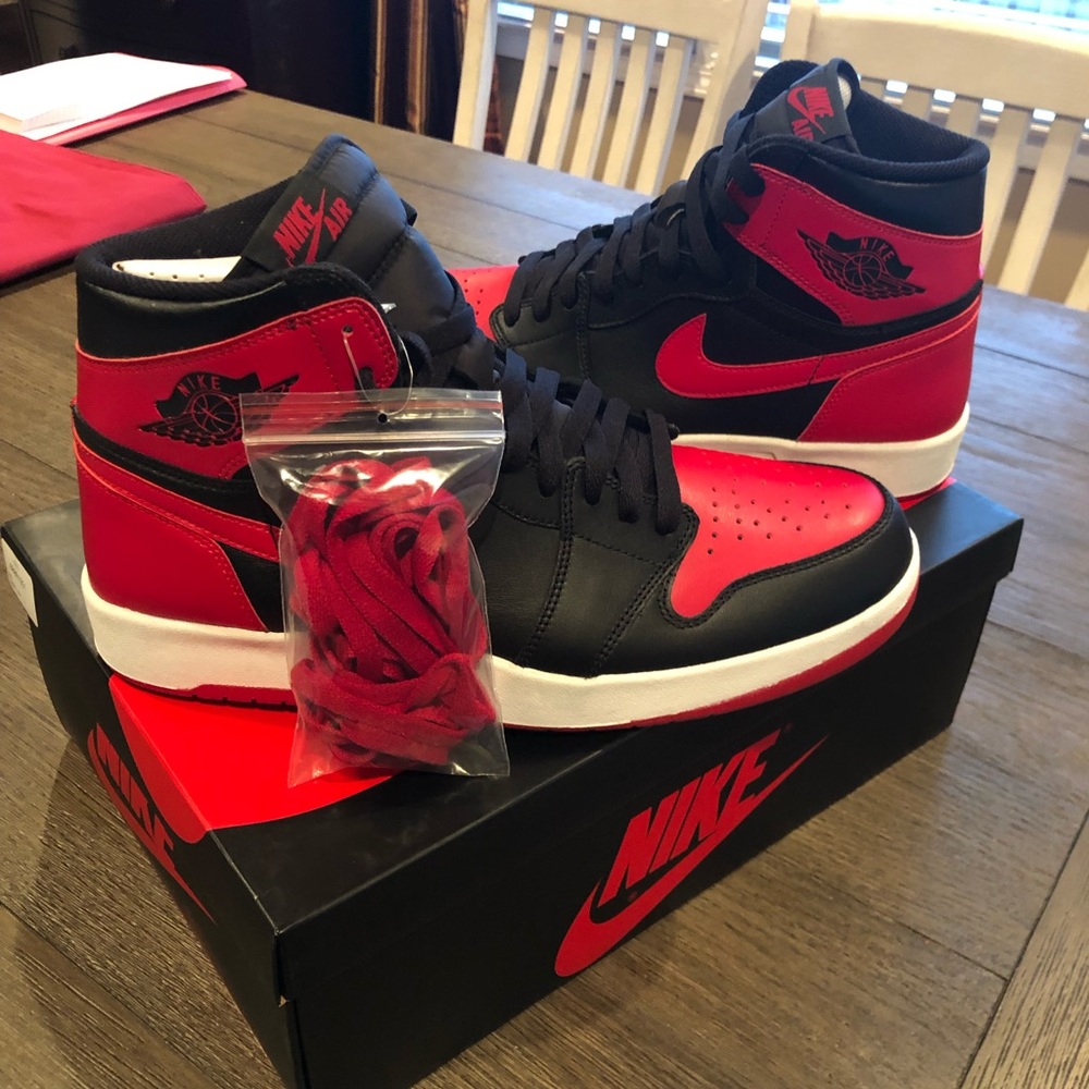 AIR JORDAN 1 HIGH THE RETURN "BRED"